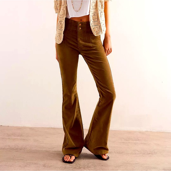 We The Free Jayde Cord Flare Jeans size 28/33
Brown - Picture 1 of 7